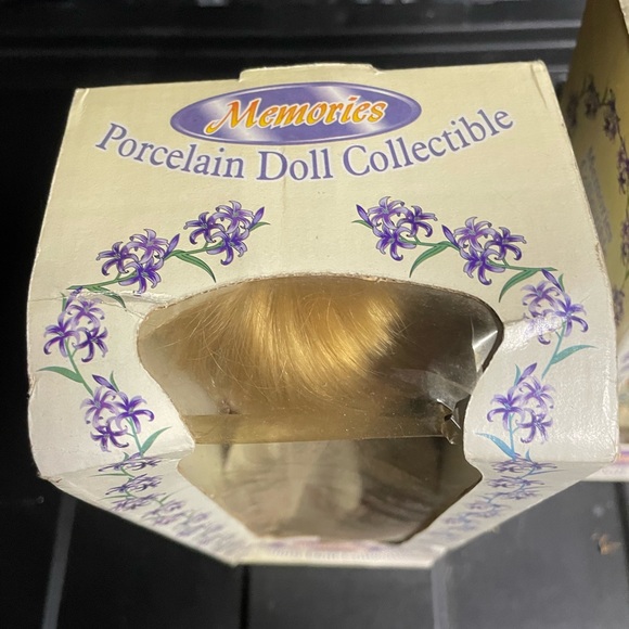 “Memories” Collectible Hand Painted Porcelain Dolls in original packaging! - Picture 4 of 7
